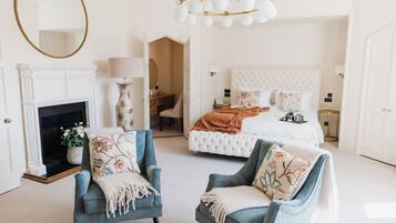 Master Suite (Neville) | Desk, free WiFi, bed sheets