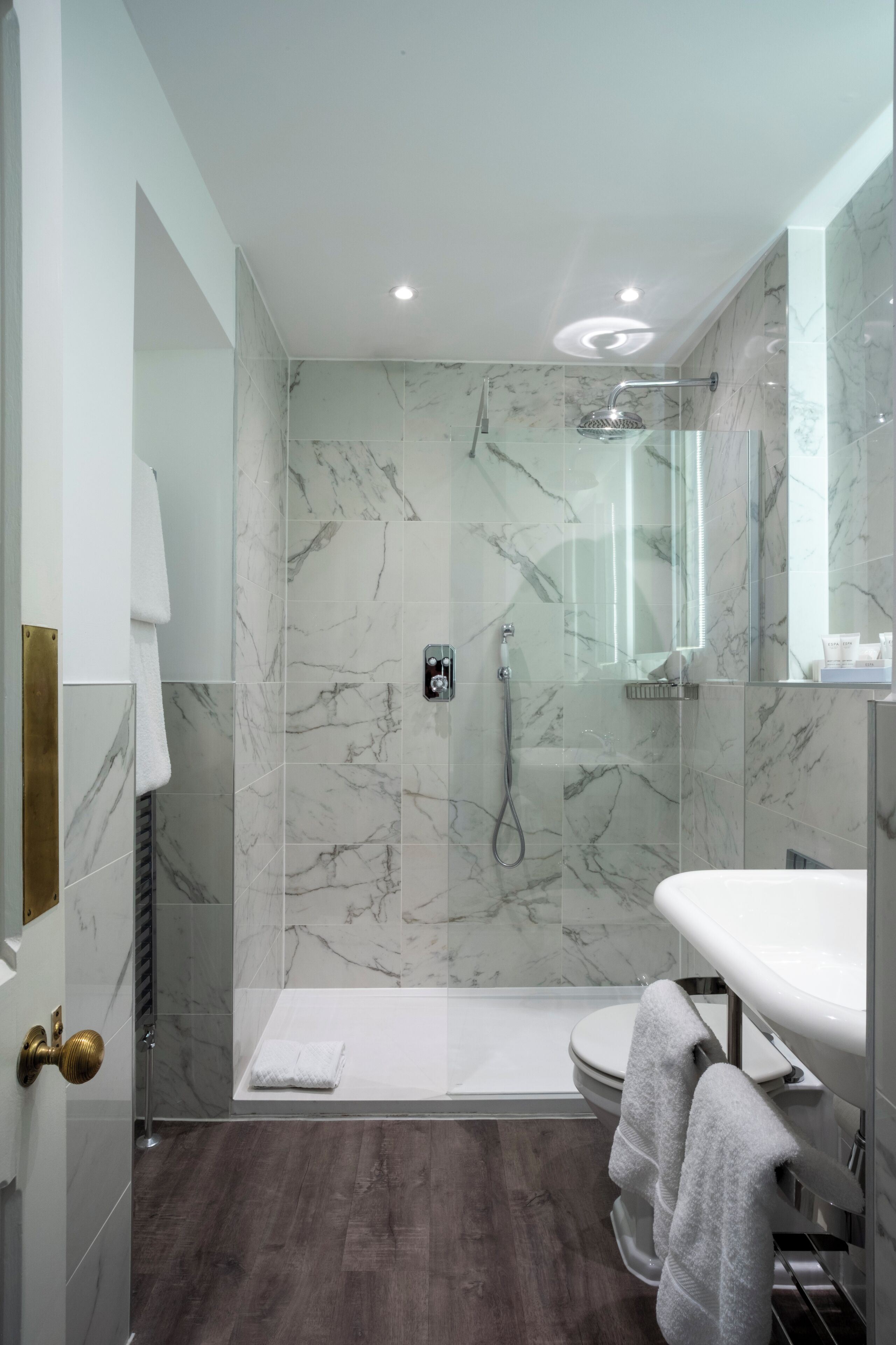 双人房 (Small) | 浴室 | 免费洗浴用品、毛巾