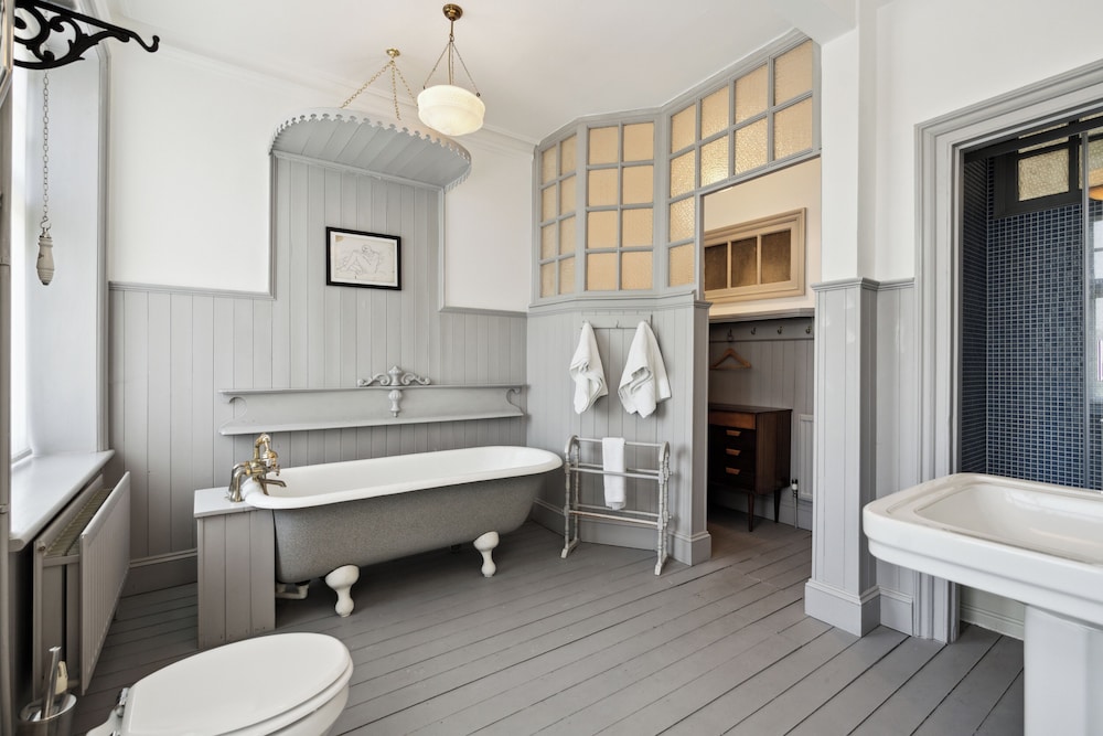 River Arts Club by null