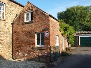 Exterior - The Stables at Owlett Hall (Scunthorpe)