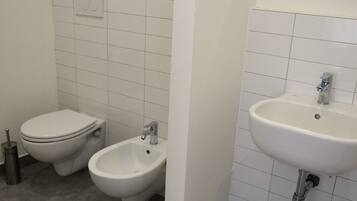 Romantic Double or Twin Room, 1 Bedroom, Balcony | Bathroom