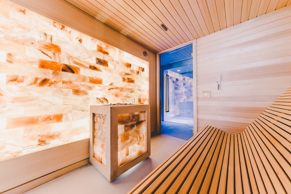 Sauna, steam room, Turkish bath, body treatments, aromatherapy