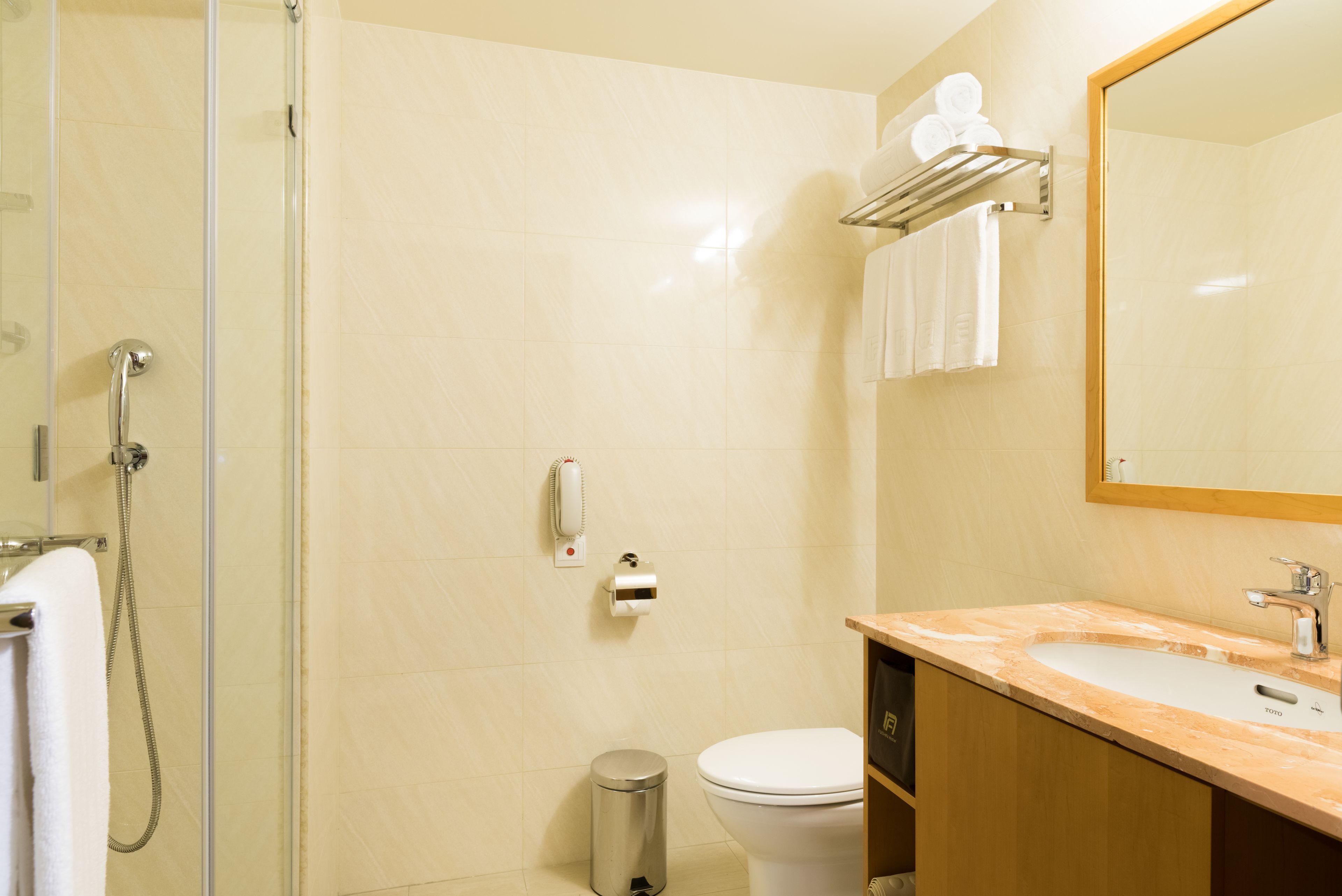 superior family room | 1 bedroom, in-room safe, desk, blackout curtains