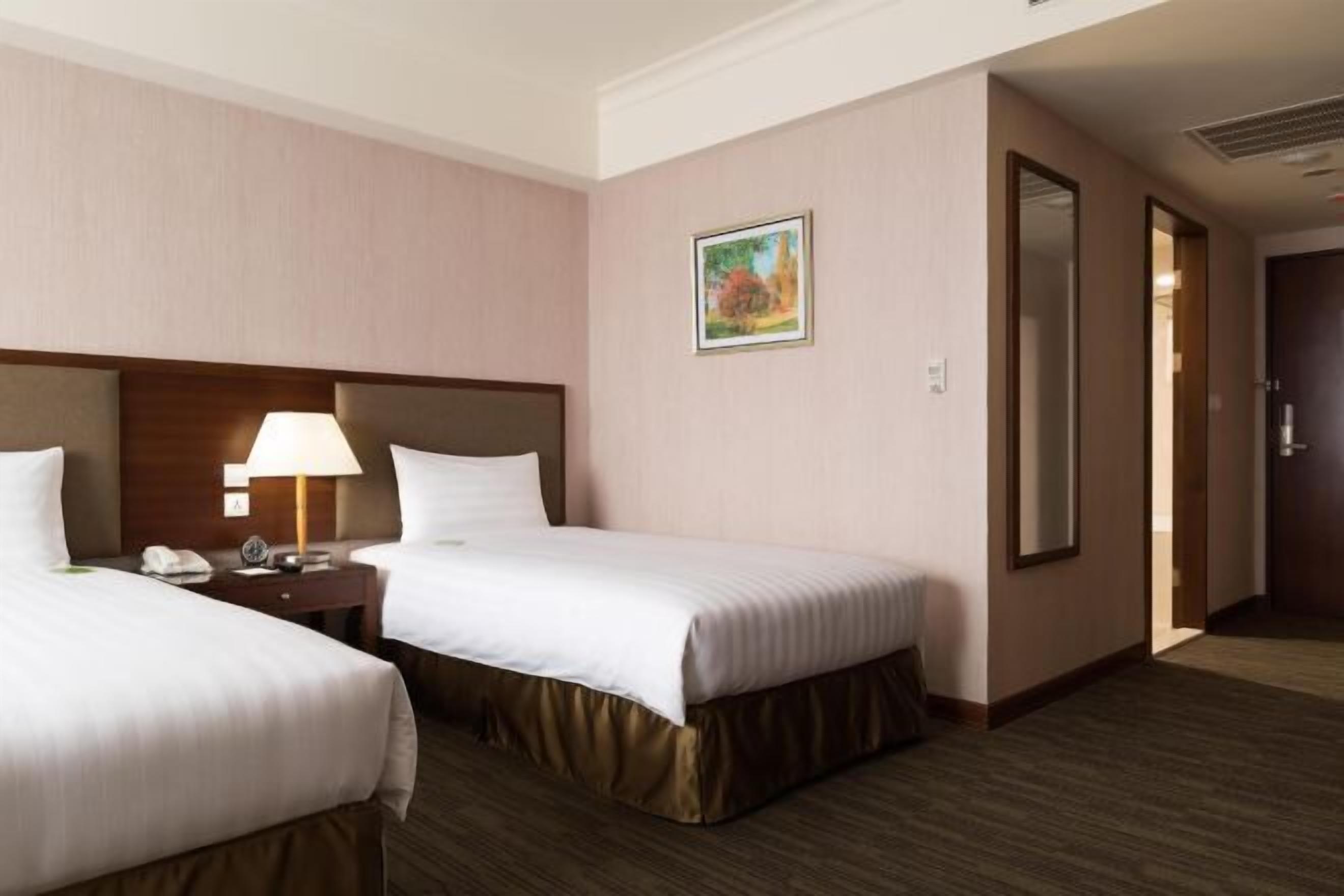 In-room safe, desk, blackout drapes, soundproofing