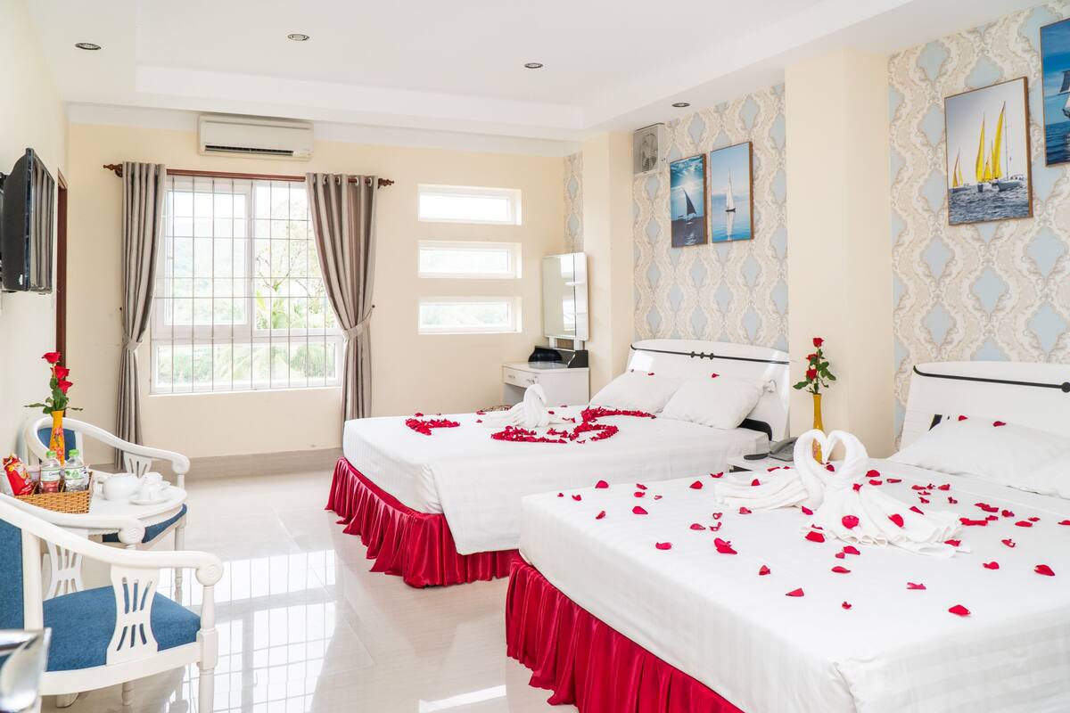 Phòng 4 dành cho gia đình | Minibar, bàn, màn/rèm cản sáng, truy cập Internet không dây miễn phí 