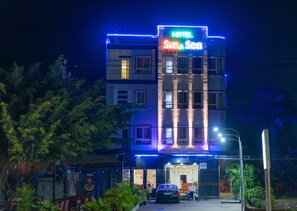 Façade de l’hébergement - soirée/nuit