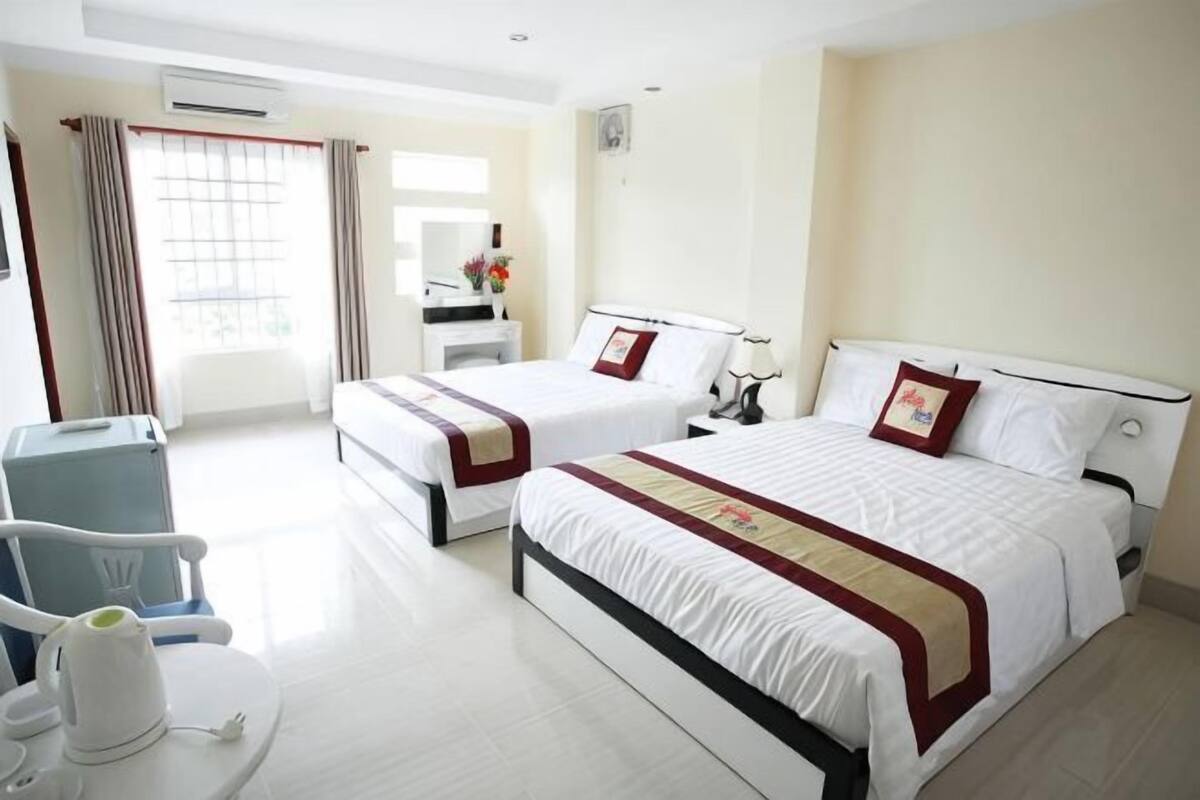 Minibar, bàn, màn/rèm cản sáng, truy cập Internet không dây miễn phí 