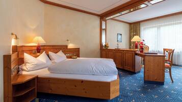 Superior Double Room, Balcony | Blackout drapes, free WiFi, bed sheets