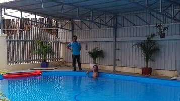 Outdoor pool, pool loungers