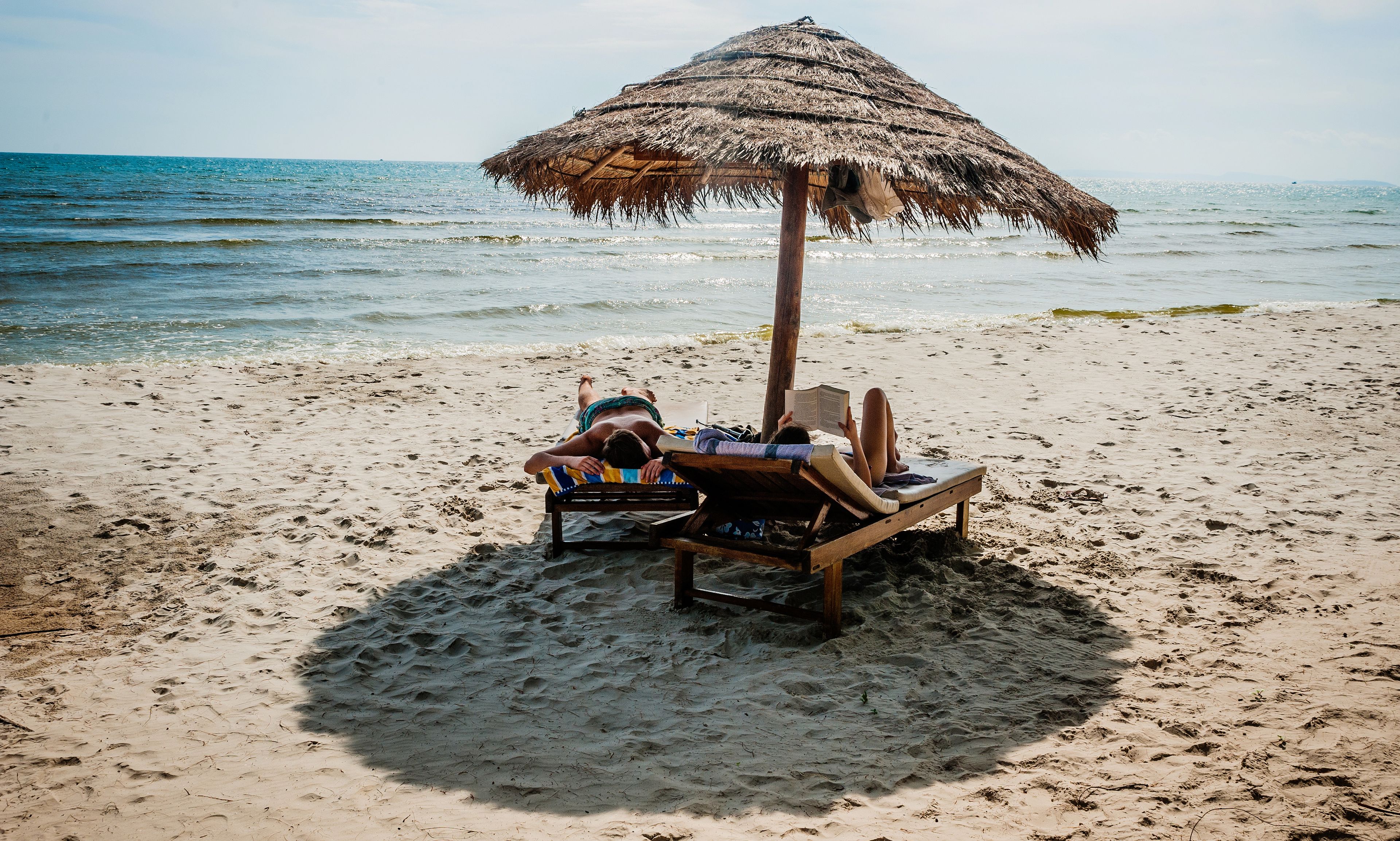 Body treatments, Thai massages, massages on the beach, body scrubs