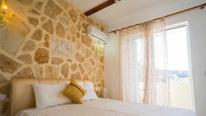 Basic Double Room | Private kitchen - Farkia Exclusive Studios (Rhodes)