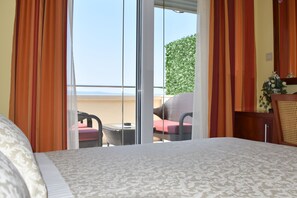 In-room safe, desk, blackout curtains, soundproofing - Villa Mila (Tucepi)
