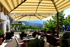 Outdoor dining - Villa Mila (Tucepi)