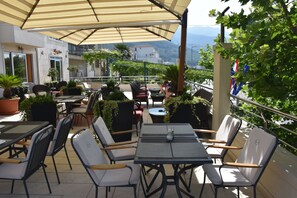Outdoor dining - Villa Mila (Tucepi)