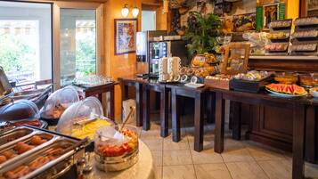 Desayuno buffet todos los días (con cargo)