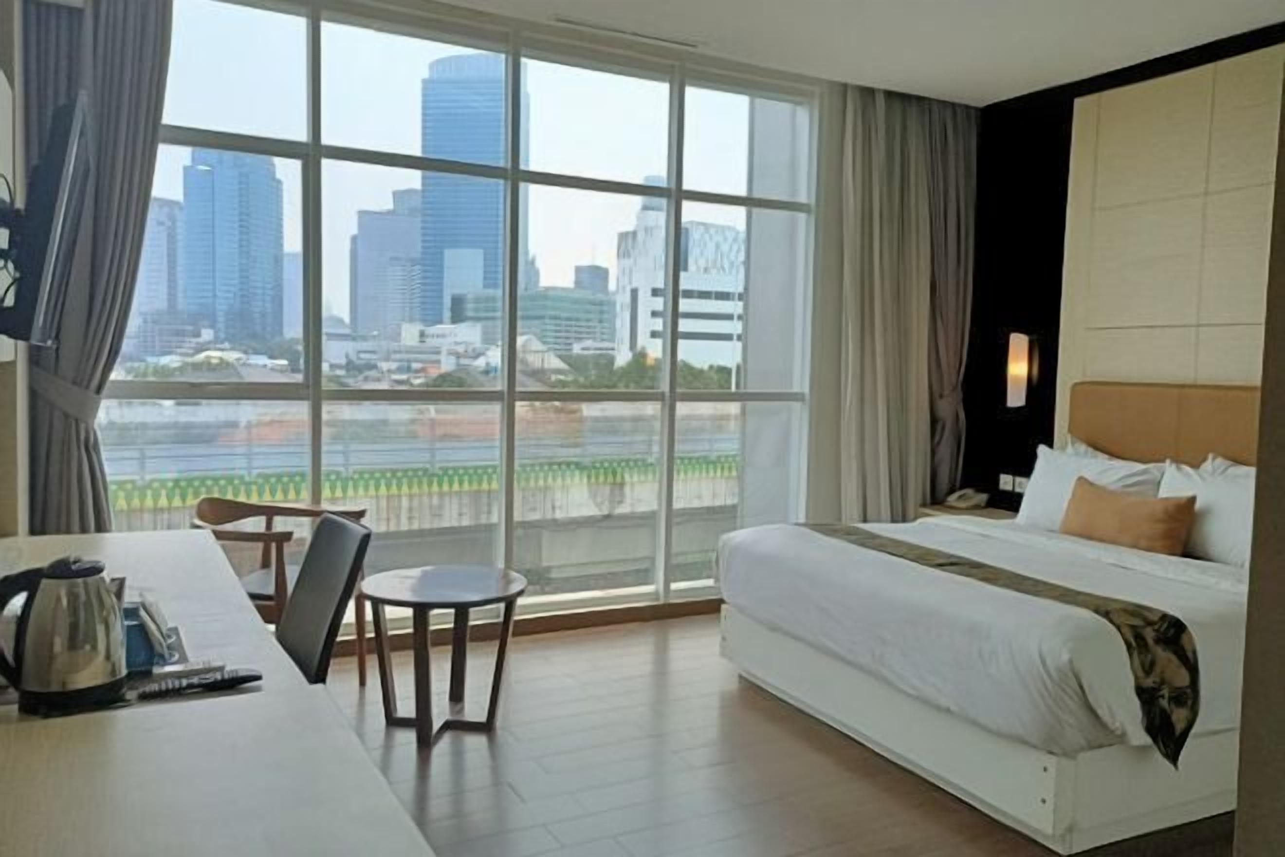 In-room safe, desk, free WiFi, bed sheets