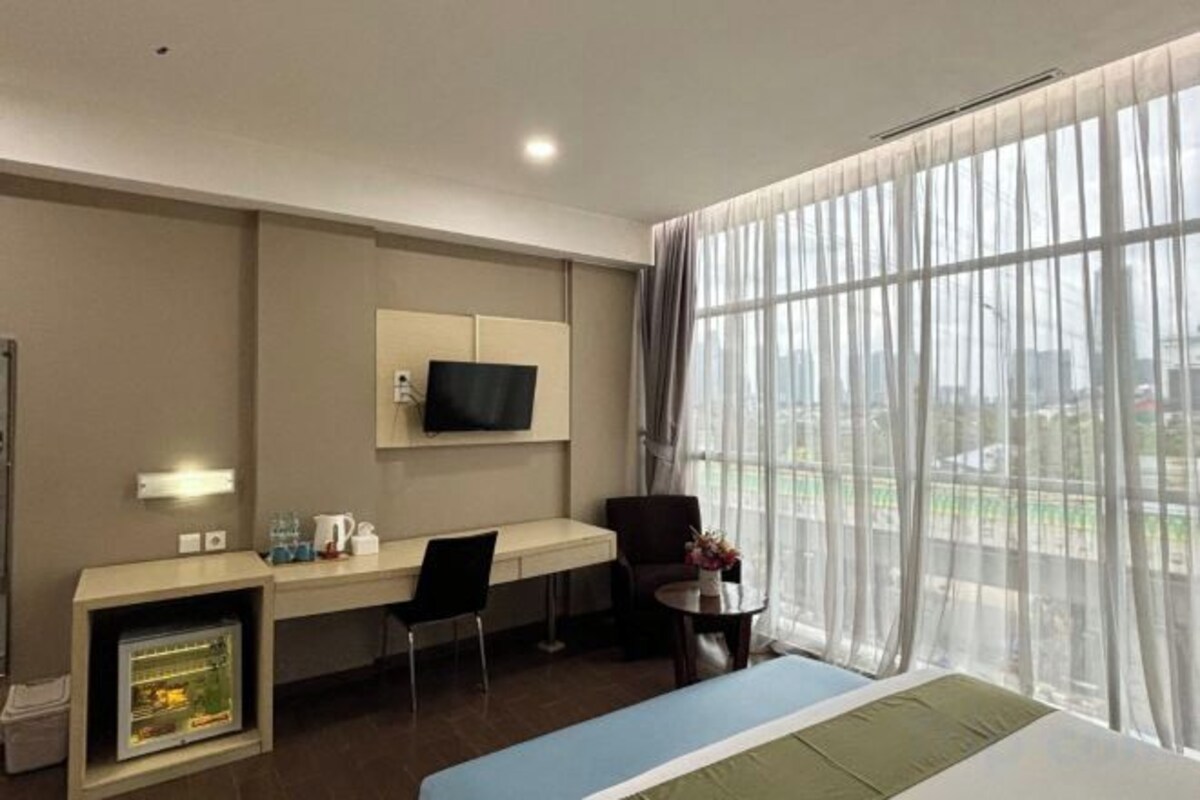 In-room safe, desk, free WiFi, bed sheets