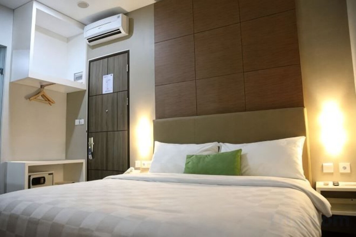 In-room safe, desk, free WiFi, bed sheets