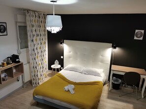 Bureau, Wi-Fi gratuit, draps fournis