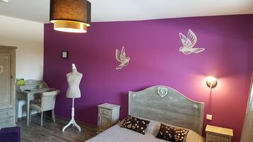 Superior tweepersoonskamer | Een bureau, gratis wifi, beddengoed