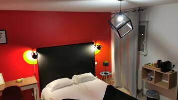 Family Room | WiFi (free), bed sheets