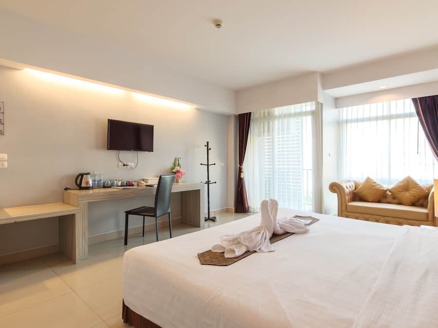 Caja de seguridad en la habitación y decoración personalizada