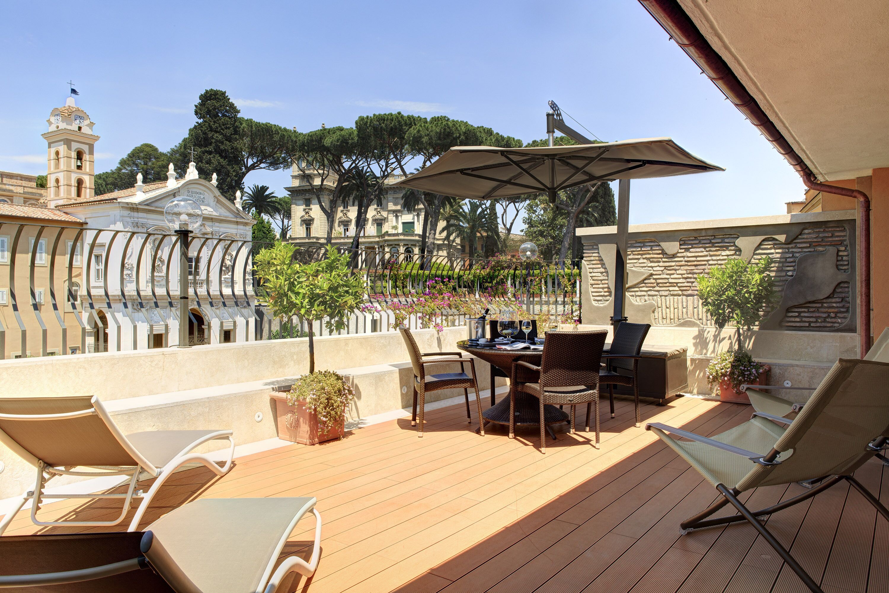 sky suite | terrace/patio