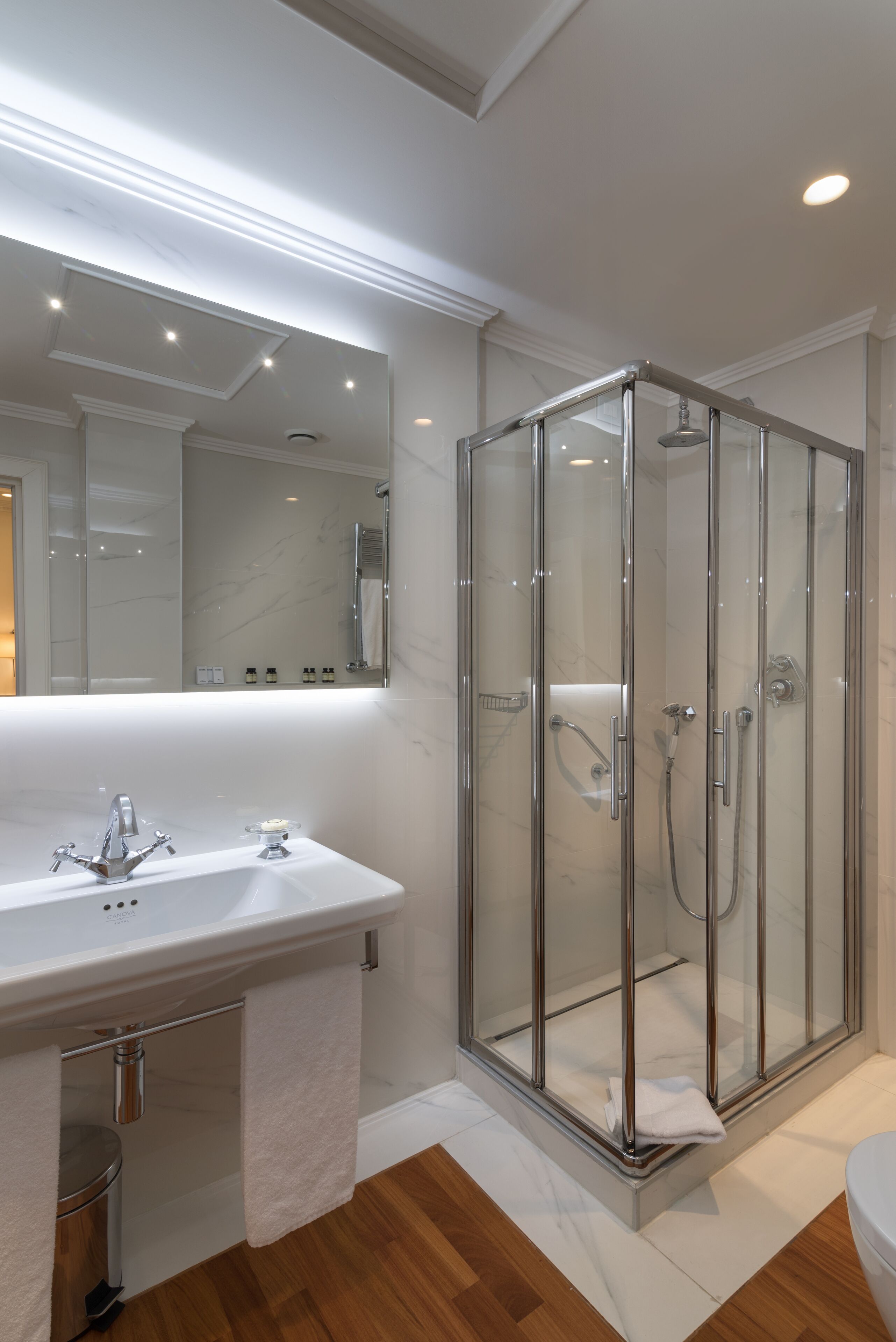 shower, free toiletries, hair dryer, slippers