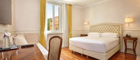 1 bedroom, premium bedding, in-room safe, desk