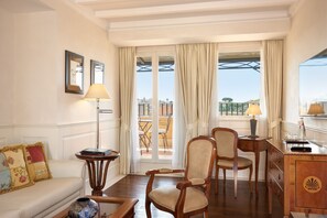 Sky Suite | Premium bedding, in-room safe, desk, blackout drapes