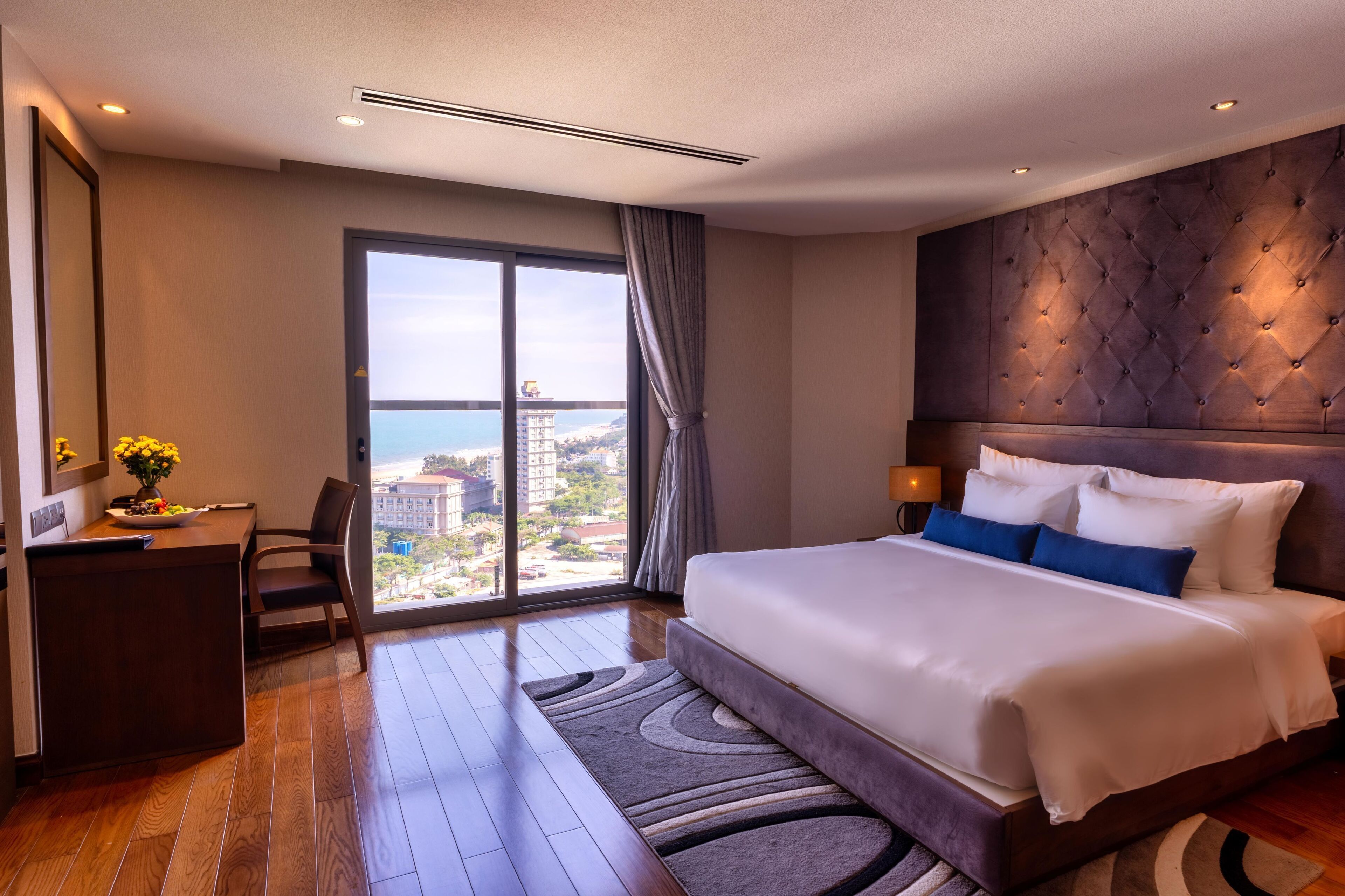 Diamond Family | Minibar, caja fuerte, escritorio y cortinas opacas