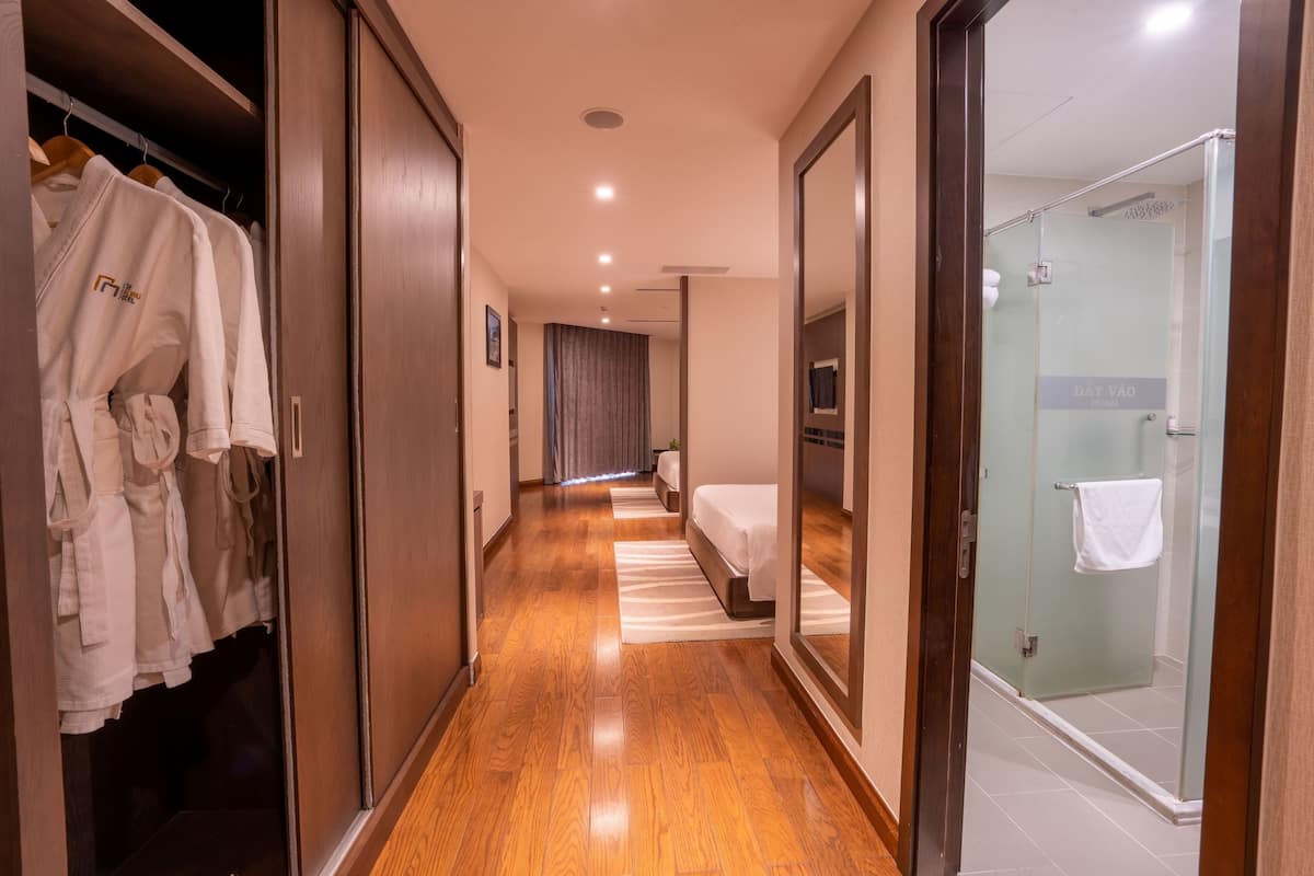 premier family | 1 bedroom, minibar, in-room safe, desk