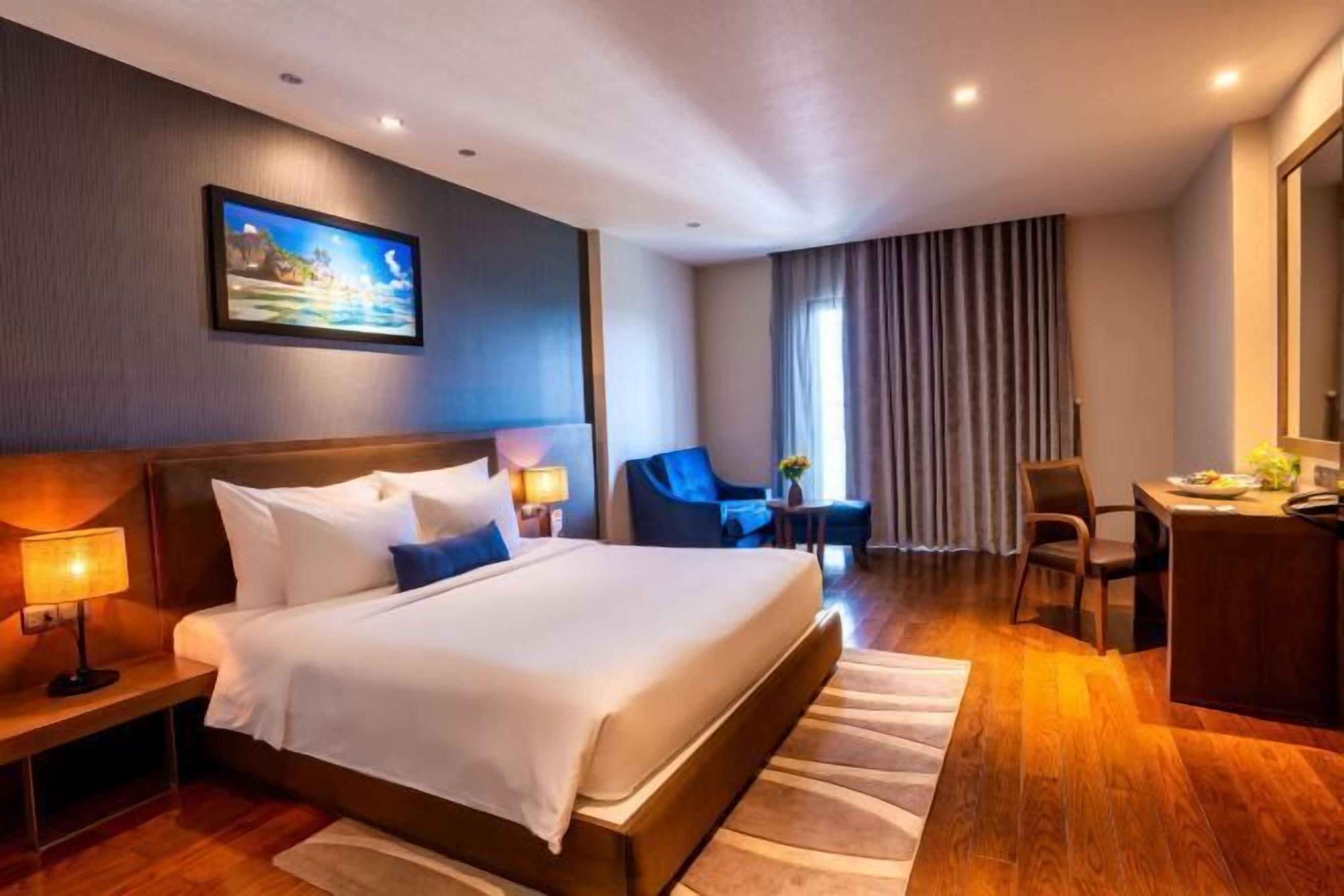 Minibar, in-room safe, desk, blackout curtains