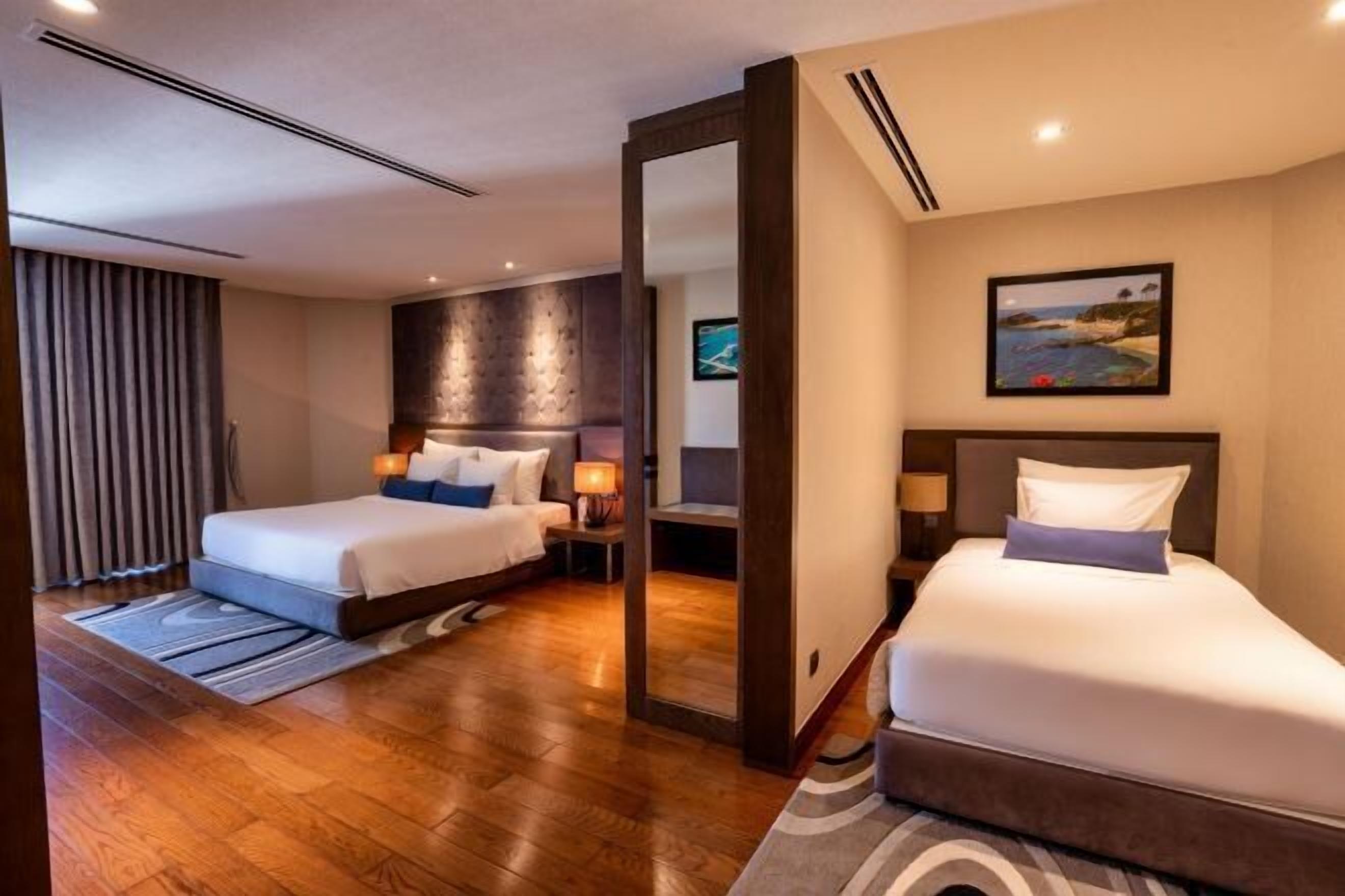 Minibar, in-room safe, desk, blackout curtains