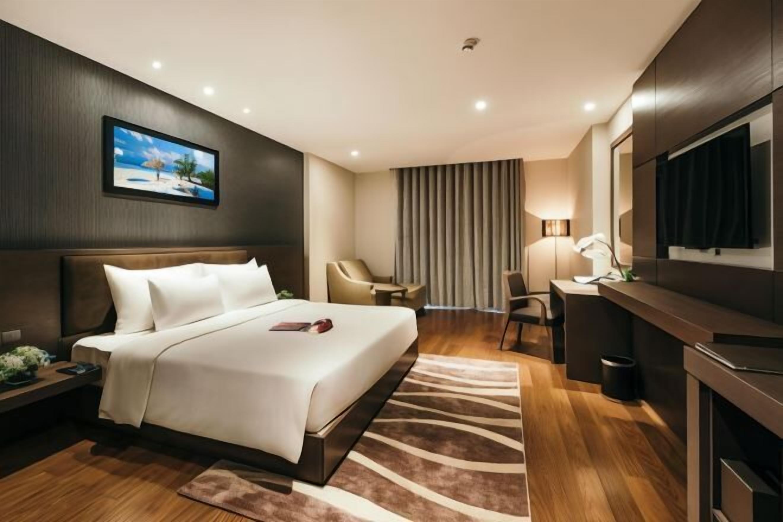 Minibar, in-room safe, desk, blackout curtains