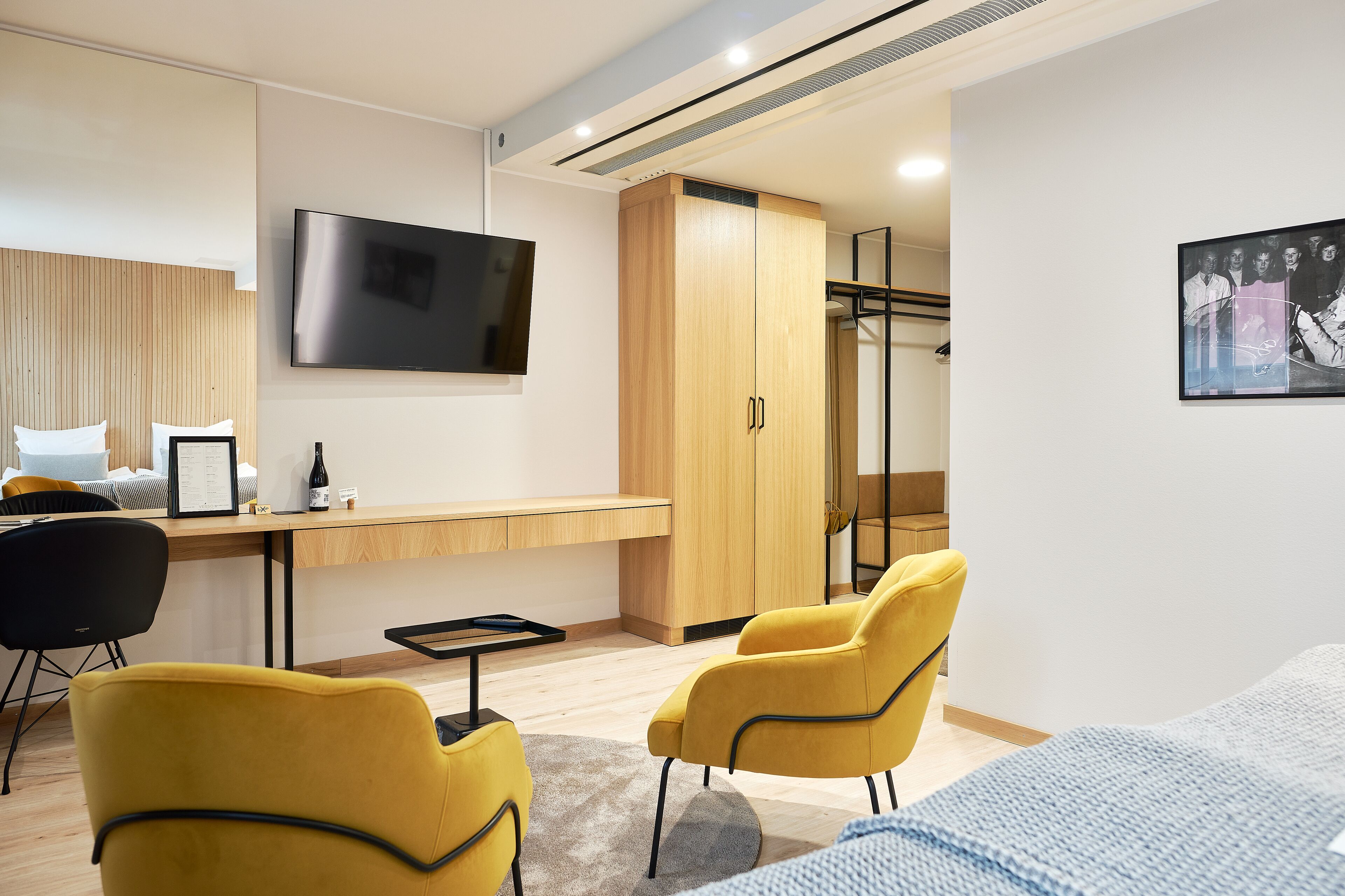 superior double room with sauna | living area | flat-screen tv