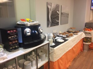 Petit déjeuner continental servi tous les jours en supplément