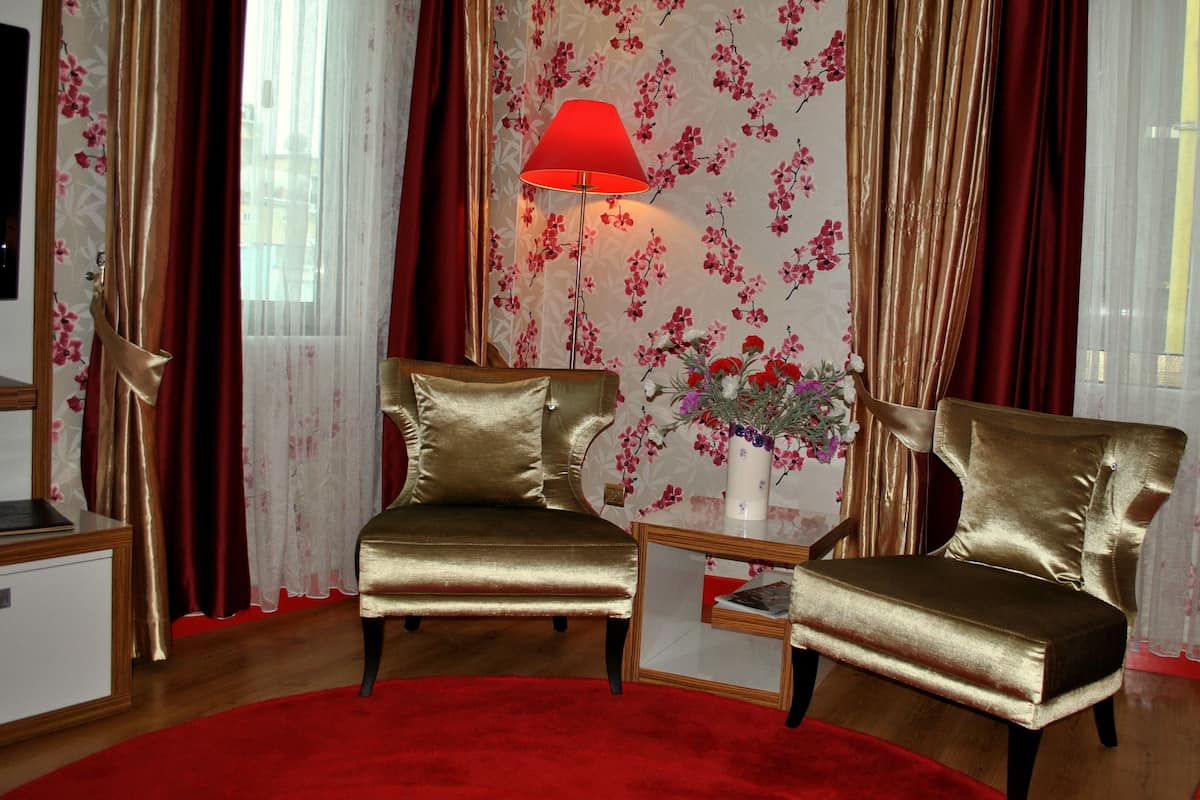 Suite | Living area | LCD TV