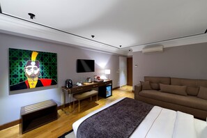 Queen Triple Room,City View | 屋外ダイニングエリア | 朝食、ランチ、ディナーに営業