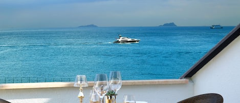 Penthouse Suite With Terrace | In-room dining
