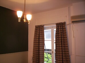 TV - The New Yorkers Hotel (Athens)