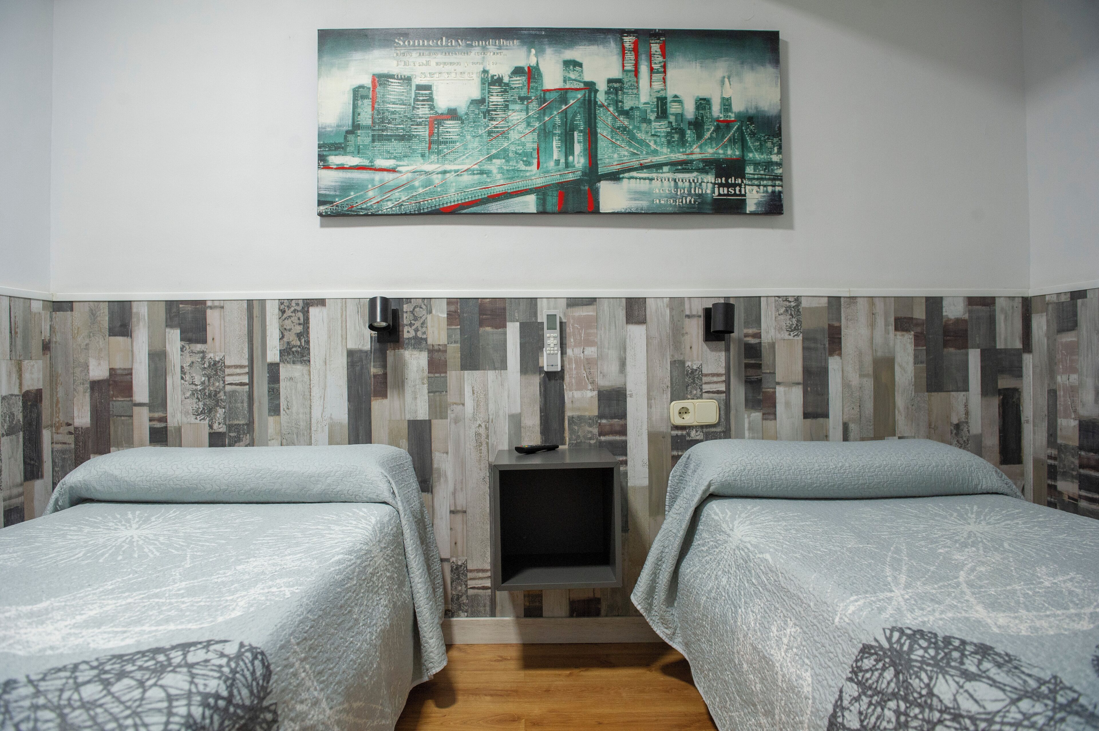 واي فاي مجانًا وملاءات أسرّة