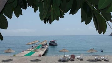 Private beach, sun-loungers, beach umbrellas, beach towels