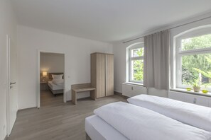 Apartment, 2 Bedrooms, Kitchen (FeWo3)