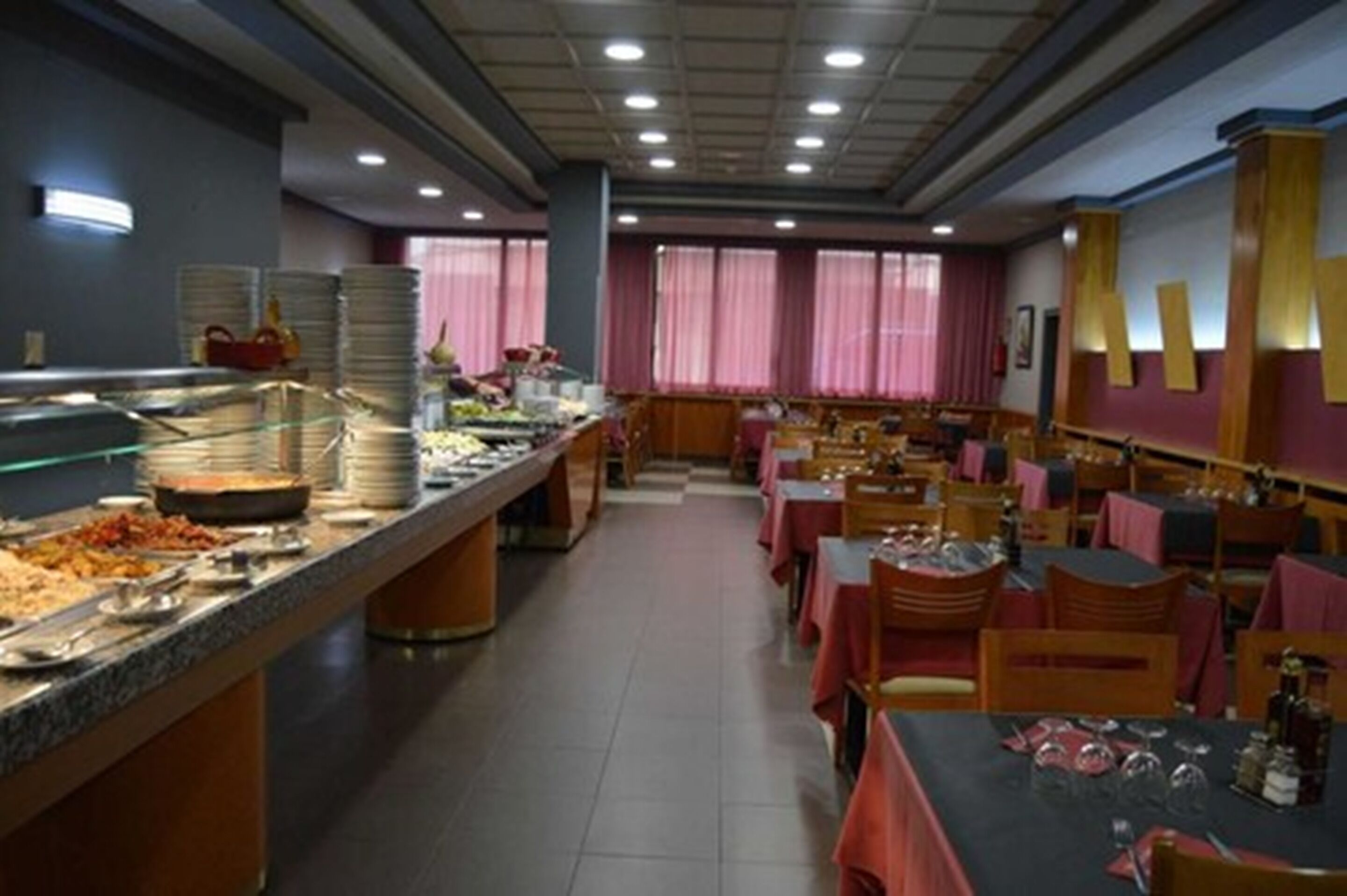 daily buffet breakfast (eur 6 per person)