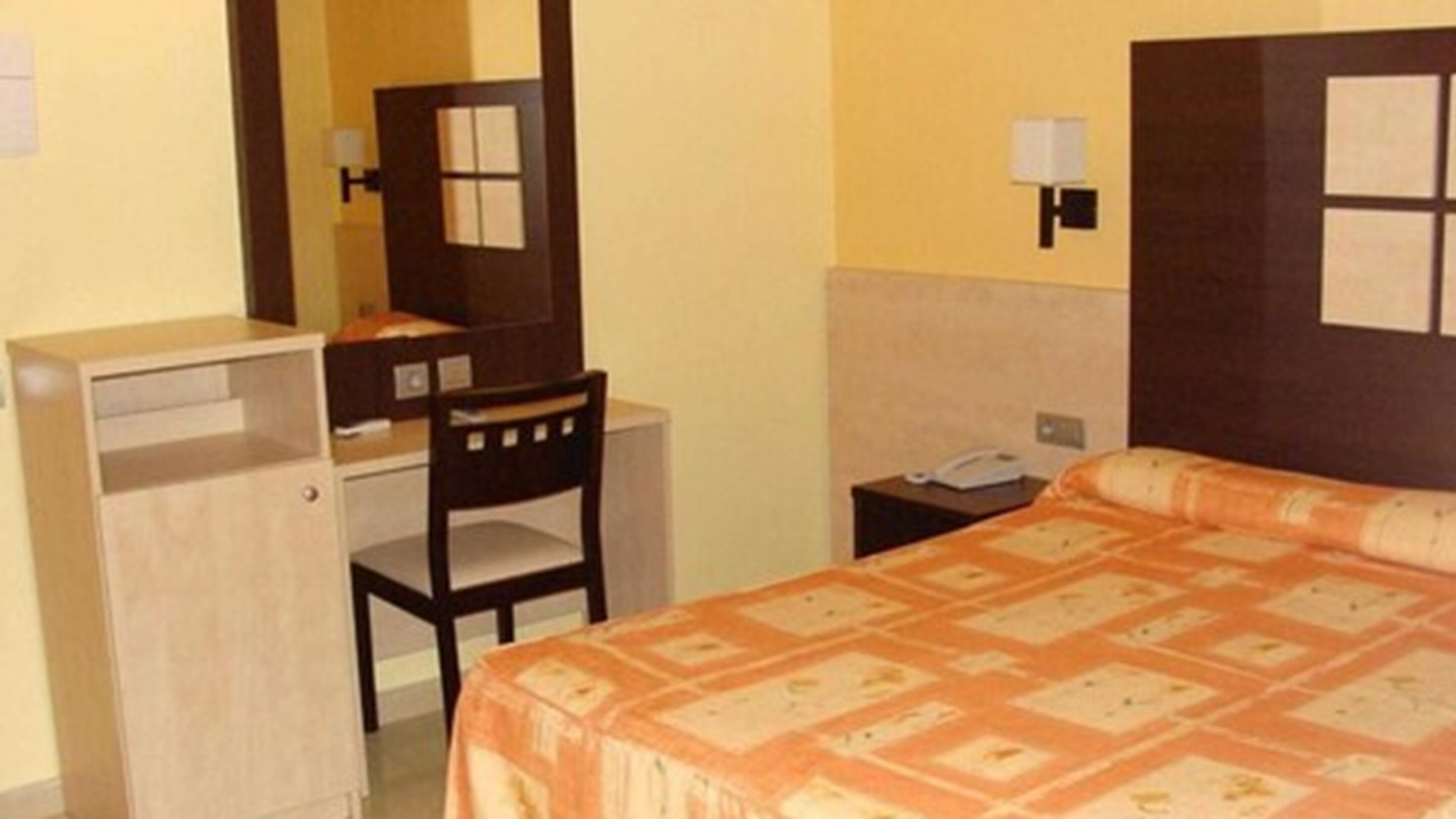 superior double or twin room | premium bedding, in-room safe, desk, blackout curtains