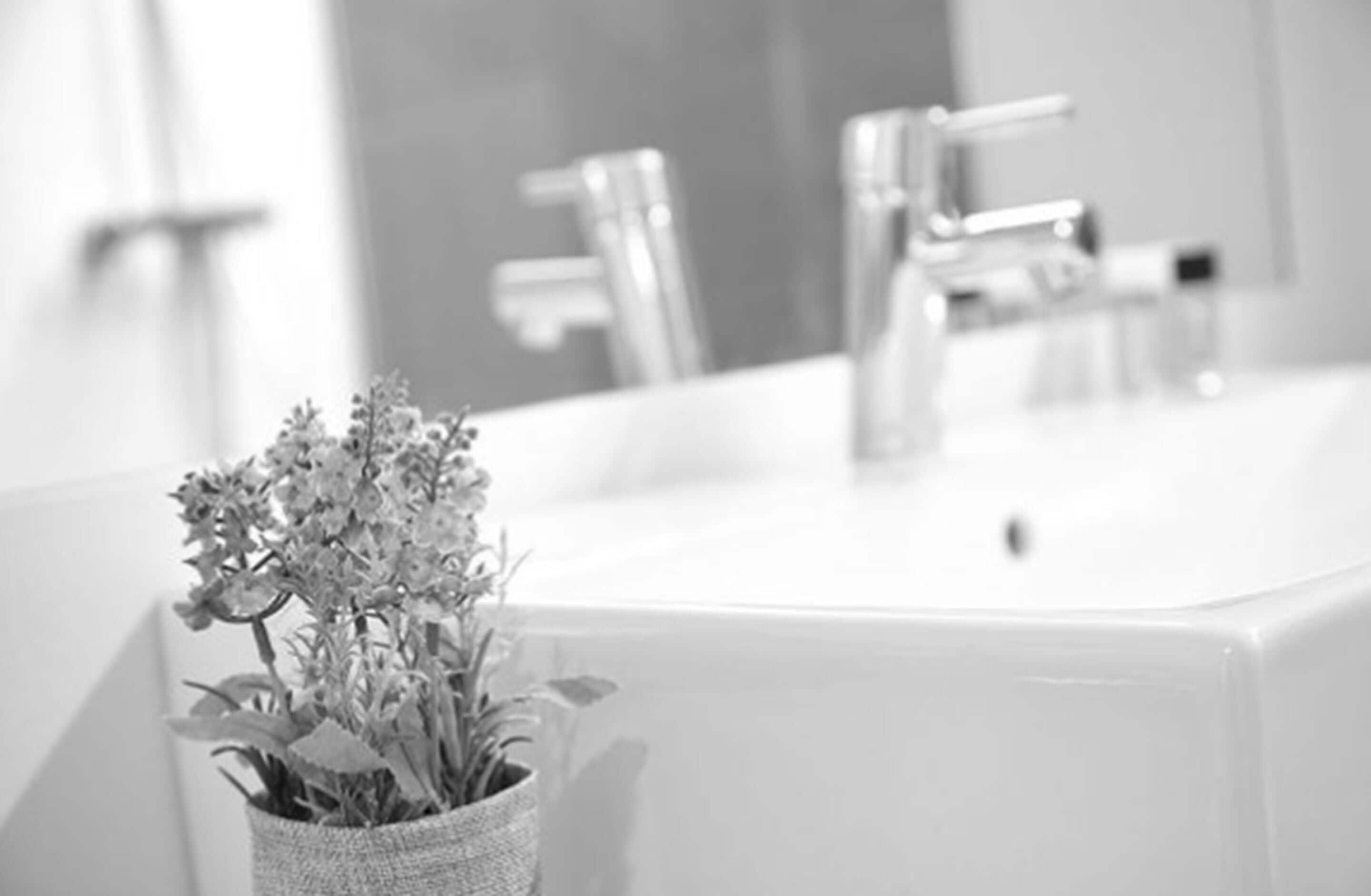 single room | 1 bedroom, premium bedding, minibar, in-room safe