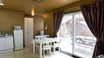 Oak Suite | In-room dining