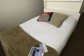 Studio Double | Bureau, fer et planche à repasser, lits bébé (gratuits), Wi-Fi gratuit