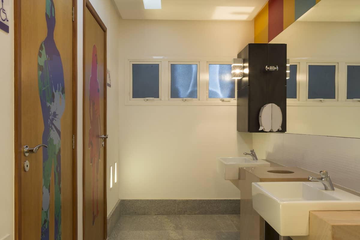 shower, designer toiletries, hair dryer, towels